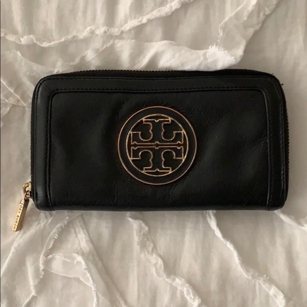 Tory Burch black leather wallet